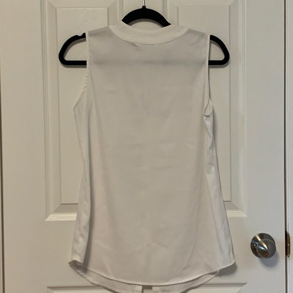 White Sleeveless Blouse - Picture 2 of 2